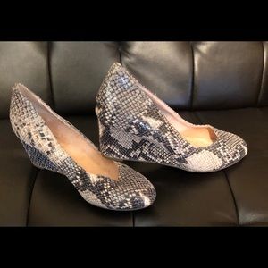 Vionic shoes size 8.5